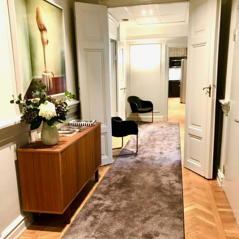 cropped-Jonas-Florinus-office-corridor.jpg